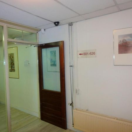 Budget Hostel Bargain Toko Амстердам Экстерьер фото