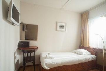 Budget Hostel Bargain Toko Амстердам Экстерьер фото